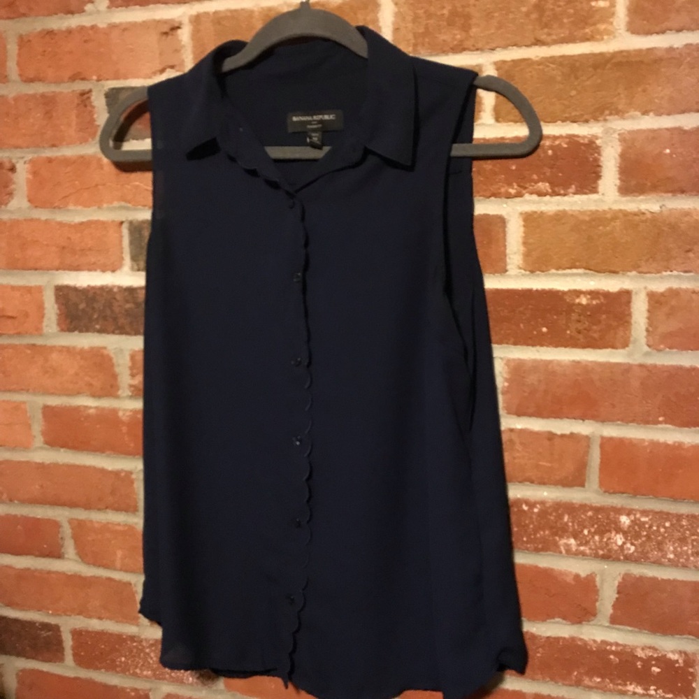 Banana Republic Scalloped Button down
